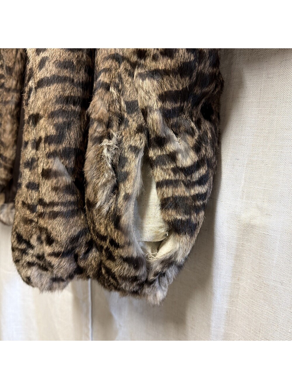 Woman’s Real Rabbit Jacket. Size 16 - Picture 5 of 9